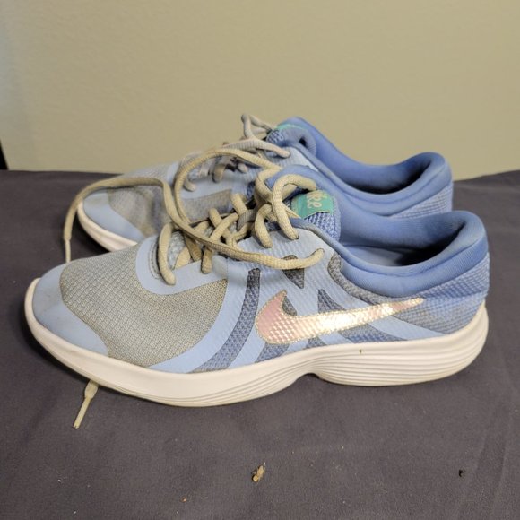 Nike Revolution 4  Light Blue Sky Blue Bv7441-400 Sz 6Y - Picture 2 of 9
